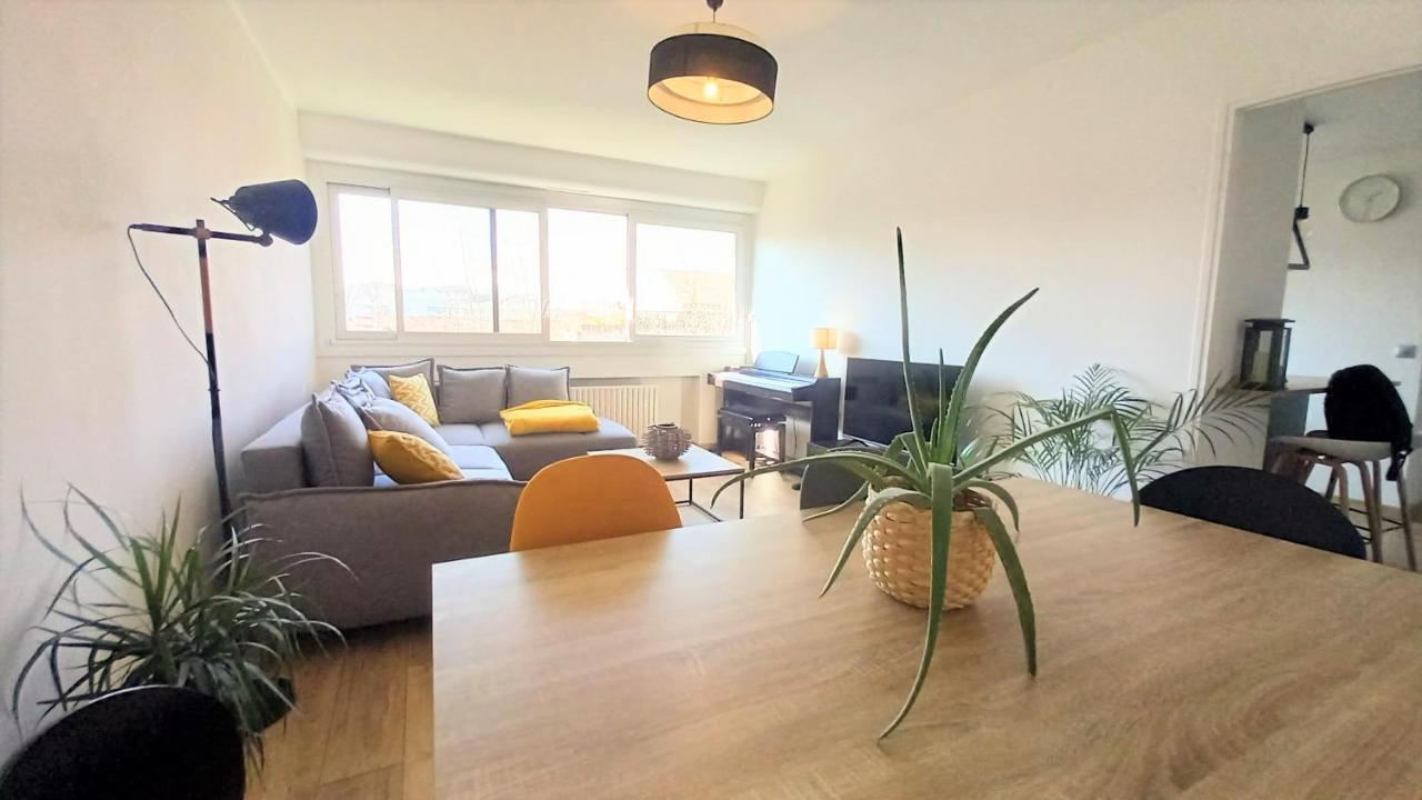 Magnifique Cocon - Metro A Republique - 2 Belles Chambres Avec Dressings - Wifi Gratuit - Netflix - Au Calme Absolu - Lumineux - Jardin Arbore Partage Dans La Residence Villeurbanne Eksteriør bilde