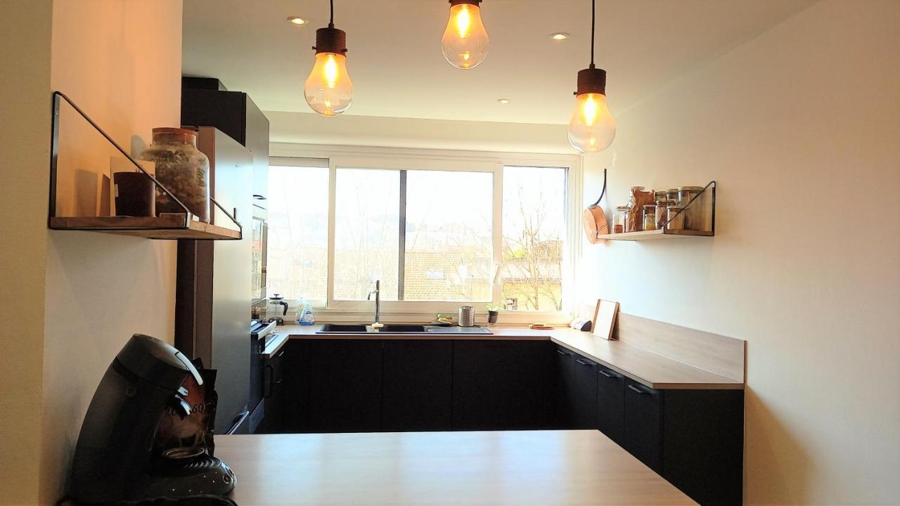 Magnifique Cocon - Metro A Republique - 2 Belles Chambres Avec Dressings - Wifi Gratuit - Netflix - Au Calme Absolu - Lumineux - Jardin Arbore Partage Dans La Residence Villeurbanne Eksteriør bilde